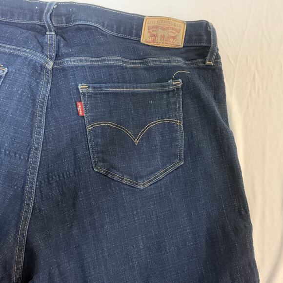 Levi’s Blue Dark Wash Cotton Blend Classic Denim Bermuda Womens Shorts Size 18W - Picture 4 of 14